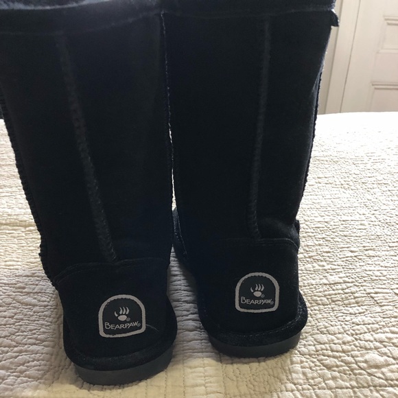 Bearpaw Emma short women’s boots EUC - Picture 3 of 4